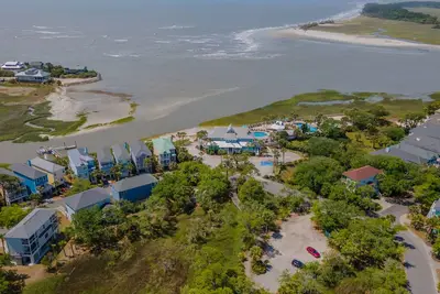 Image de 14 Sea Mist Road - Resort Access Included! Golf Cart Included! Great Fripp Island Location!