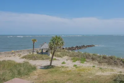 Image de 640 New Haven Shore Thing - New to Vrbo! Resort Access Included!