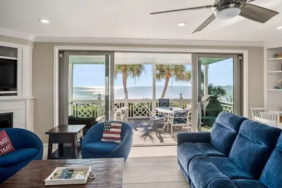 Image de 425 Ocean Point Lane - The Ocean is your Backyard! Resort Access Included!