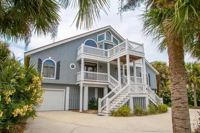 Image de Ocean front beauty! 452 Tarpon Blvd - New to Vrbo! Resort Access Included!