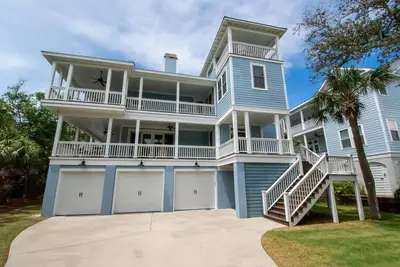 Image de 719 Sea Dragon Lane, Robin's Nest - New to Vrbo! Resort Access Included!