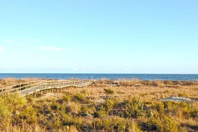 Image de 141 Capt John Fripp Villa - New to Vrbo! Resort Access Included!