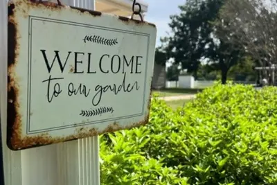 Image de Hall House: A Century of Charm\nCome relax in a beautiful piece of Texas history