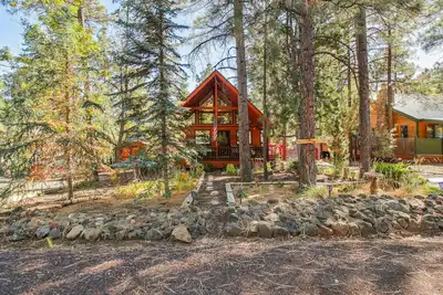 Image de Peaceful Pinetop-Lakeside Cabin w/ 4 Decks!