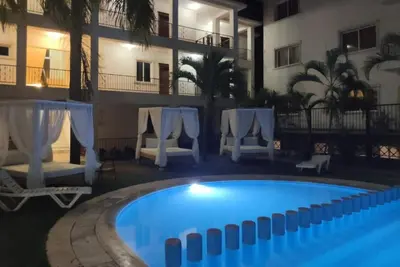 Image de > Punta Cana Hideaway: Sun, Sand & Pool