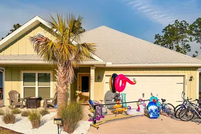 Image de Dog-friendly Bay-side getaway with pool & themed kids rooms
