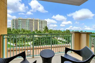 Image de Beachfront Apt w\/ Stunning Views