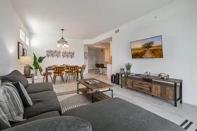 Image de Spacious, Beautiful 3-Br Condo, Prime Location
