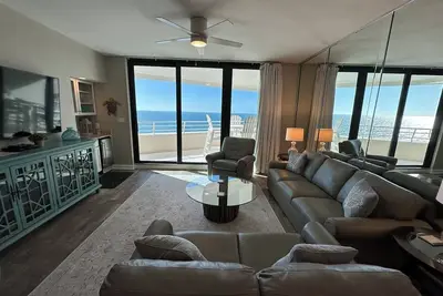 Image de Gulf Front Condo with Stunning Views!