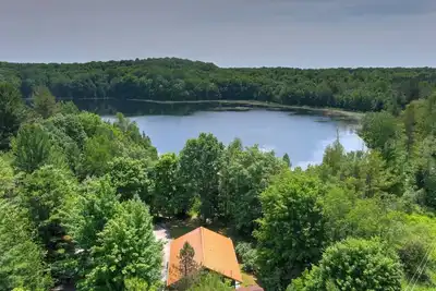 Image de Tavi Haus: Lakefront~Kayaks~Sup~Sauna~Pool Table