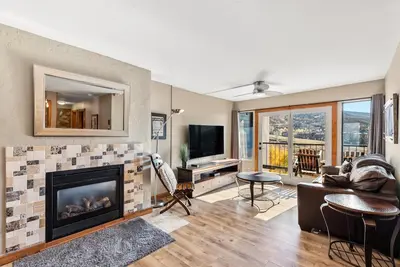 Image de Epic Views and Cozy Mt Living at Ridgecrest 205!
