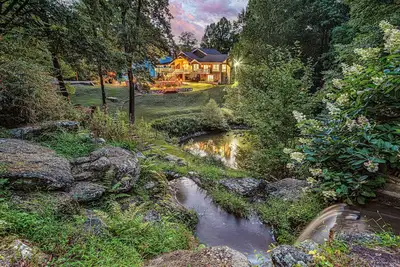 Image de Luxury Home for 26| 18 Acres| 2 Great Rms| Hot Tub
