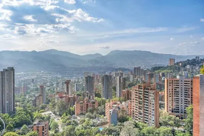 Image de New loft close to parque lleras with city View