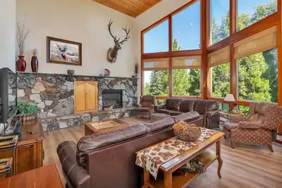 Image de Gorgeous 5 Bdr Retreat in Shaver Lake – Sleeps 10, Minutes from Water