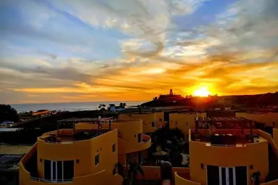 Image de 3a Beach Gear Equipped 2 Br Cerritos Beach Condo\n