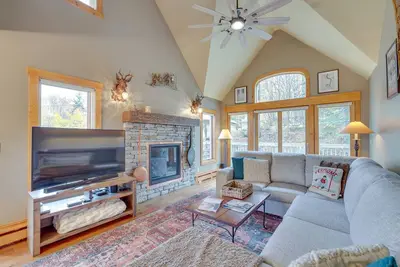 Image de Ski-In/Ski-Out w/ Sauna in Jay Ski Peak Resort!