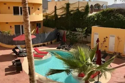 Image de 12b - New 2br, 2ba, Middle Floor Condo, Pool