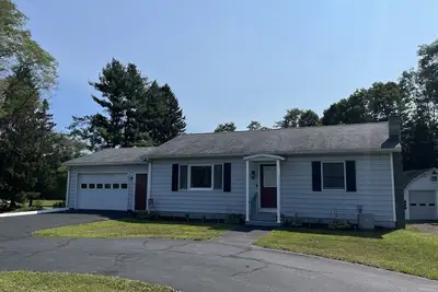 Image de Ruth's Creekside - Recent renovation, 3bdrm, large lawn