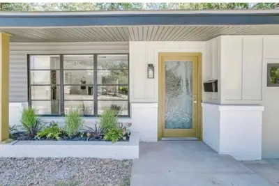 Image de Modern Norman Retreat close to campus