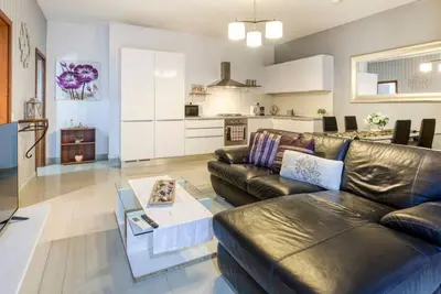 Image de Cosy, fully equipped 1br home with Private Balcony