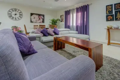 Image de A lovely 2br home with a private balcony!