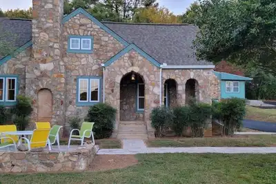 Image de Rock of Ages, a mid-century modern gem