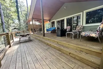 Image de Lakeside Lodge for family fun with game room and covered deck! Fish & Swim! ! !