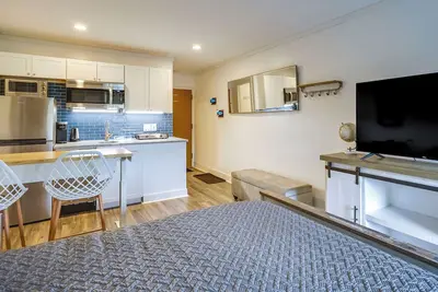 Image de Ultimate Park City Studio w/ Pool & Hot Tub!