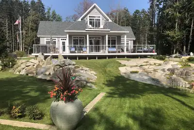 Image de Spectacular ocean front House w\/private beach
