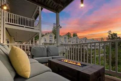 Image de This villa is a 5 bedroom(s), 4. 5 bathrooms, located in LaFollette, Tn.