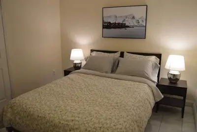 Image de Spacious and affordable 2 Bedroom walk in Apt\n