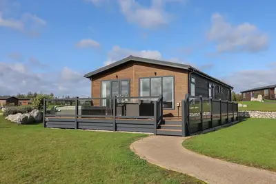 Image de 35 Delamere Point, pet friendly, with hot tub in Delamere