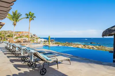 Image de See & Hear the Crashing Waves! Sleeps 12 in Beds