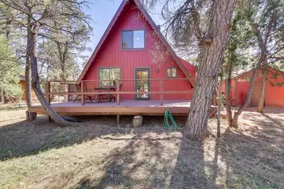 Image de Decks + Fire Pit: Rustic-Modern Overgaard Cabin!