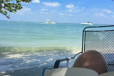 Image de The most charming home on Sanibel 30 steps to bay beach 1. 5 blcks to gulf.