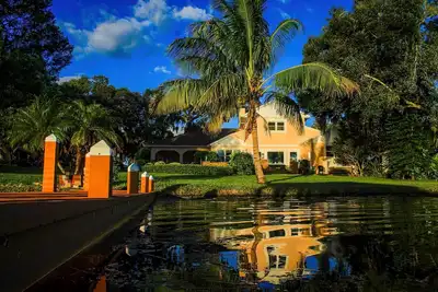Image de Lakefront Winter Haven Retreat: Hot Tub & Patio!