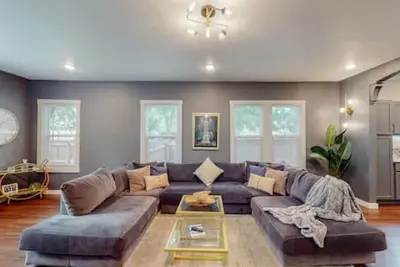 Image de Prohibition Vibes | Lux | Mini Golf | Walk to At&T