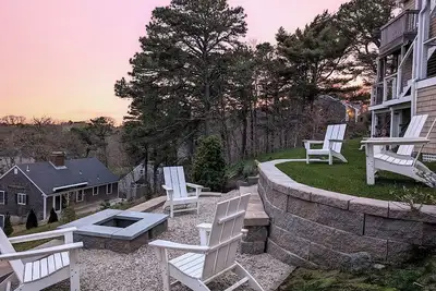Image de Over The Horizon: 048-Ch Updated Chatham home with access to private beach