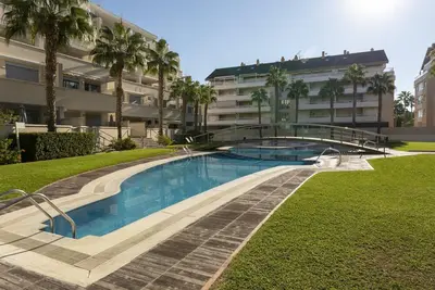 Image de Elégance, 2 chambres, plage et centre ville à 5mn, by Bookindenia