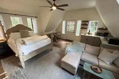 Image de Tranquil Studio Amongst the Pines Near Redwood Highway - Pet Friendly!
