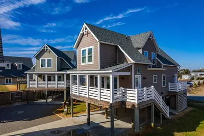 Image de Currituck Cottage: Semi-Oceanfront, Private Hot Tub, Community Pool Access!