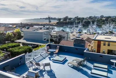 Image de Harbor Home - 2 blocks from the beach!