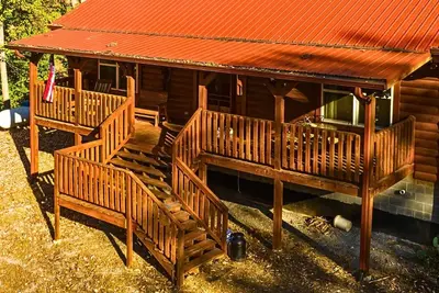 Image de Eagles Nest Cabin w\/ Tn River Views!