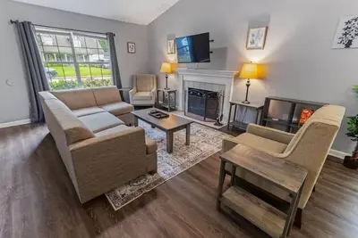 Image de Near Downtown, Parks, Dining! Laid-Back on Leghorn