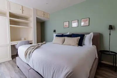 Image de Capitalia | 2br Elegance: Racine