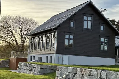 Remodeled historical farm house, 20 min from city center of Aalesund and airport