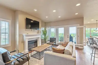 Image de Mountain View Cozy Home / Private Garage / Workspace / Wifi / Peaceful Community
