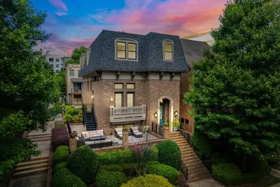 Image de The Heart of Midtown – Long Term Discount