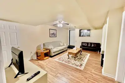 Cozy 2br Basement Apt in Newmarket