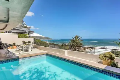 Image de Bakoven Sunsets - Luxe Apt with Ocean Views
